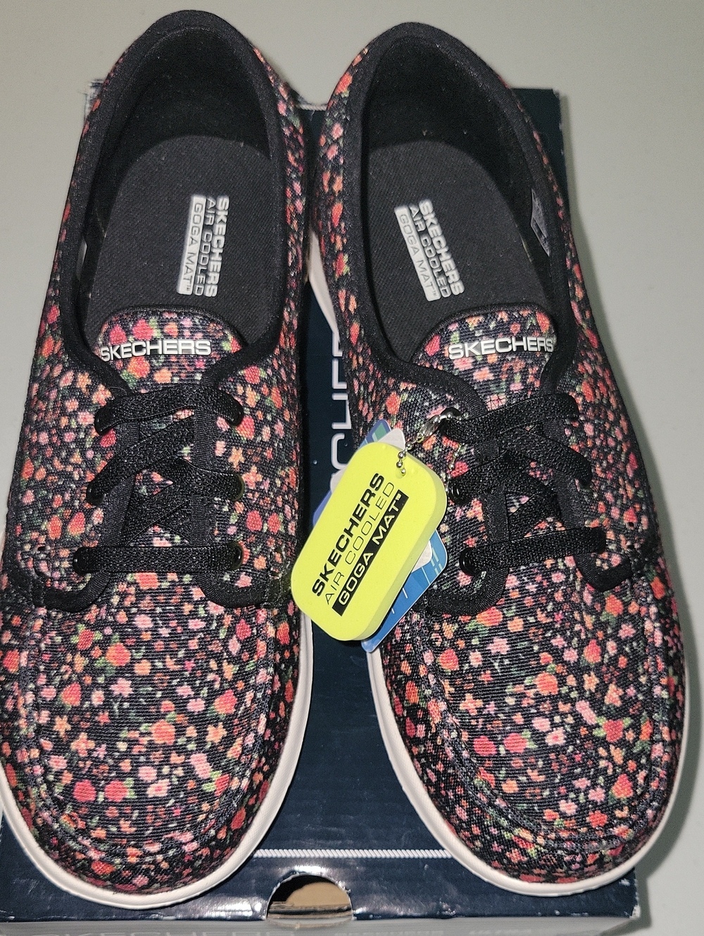 Skechers Black Floral Knit Lace-Up Sneakers with Pink and Coral Dots Size 9